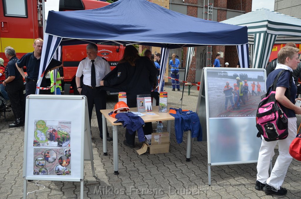 Tag der Offenen Tuer BF Koeln Weidenpesch Scheibenstr P707.JPG